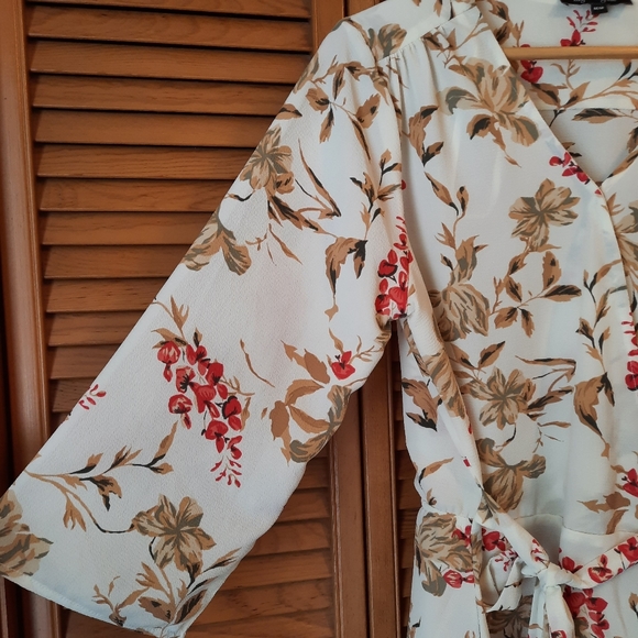 Lily Morgan floral 3/4 sleeve blouse - Picture 4 of 7